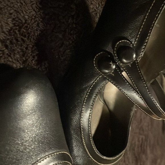 Naturalizer black heel. - Picture 7 of 10